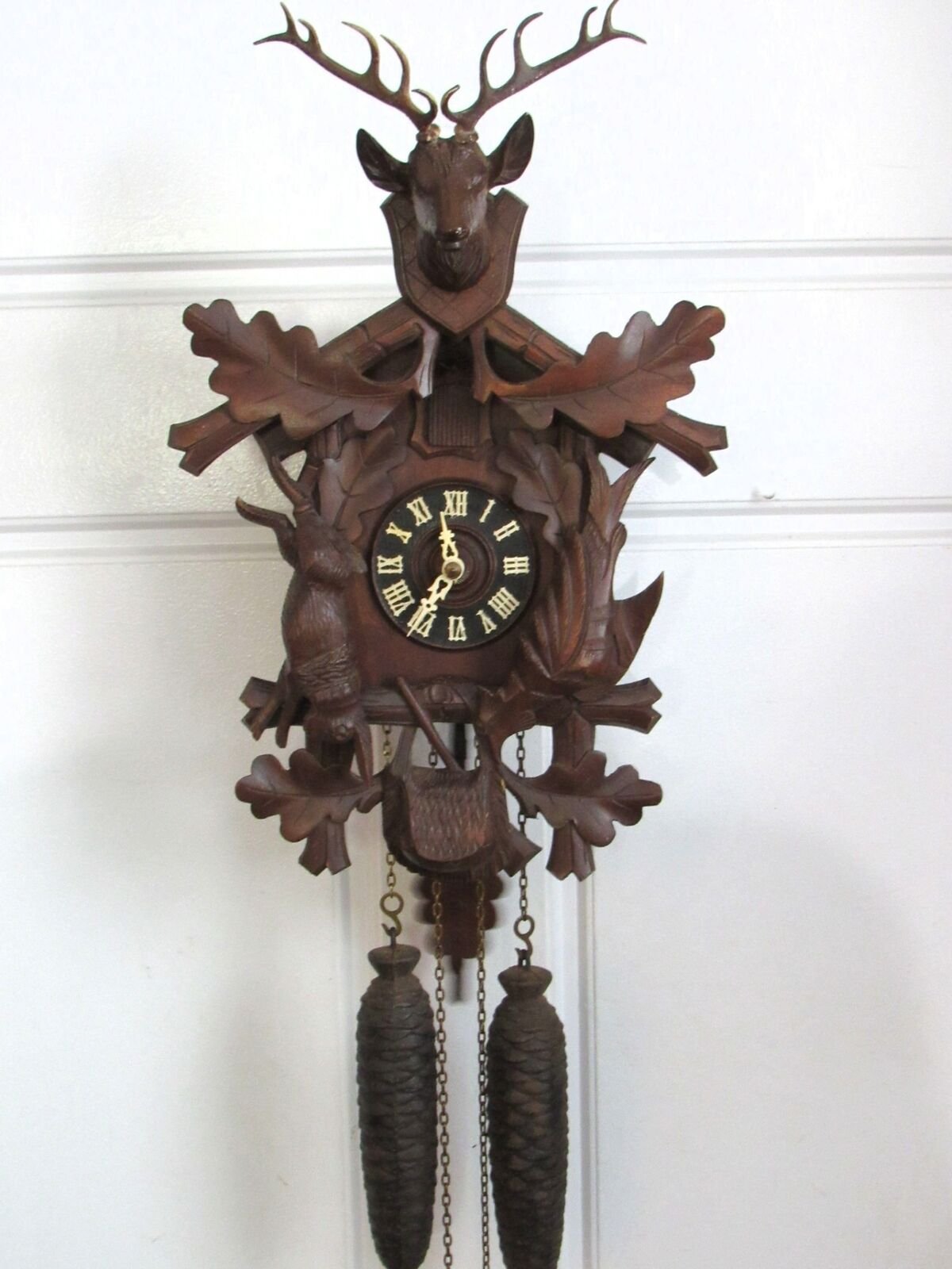 Classic Vintage Hunter's Vintage Black Forest German 8 Day Cuckoo Clock