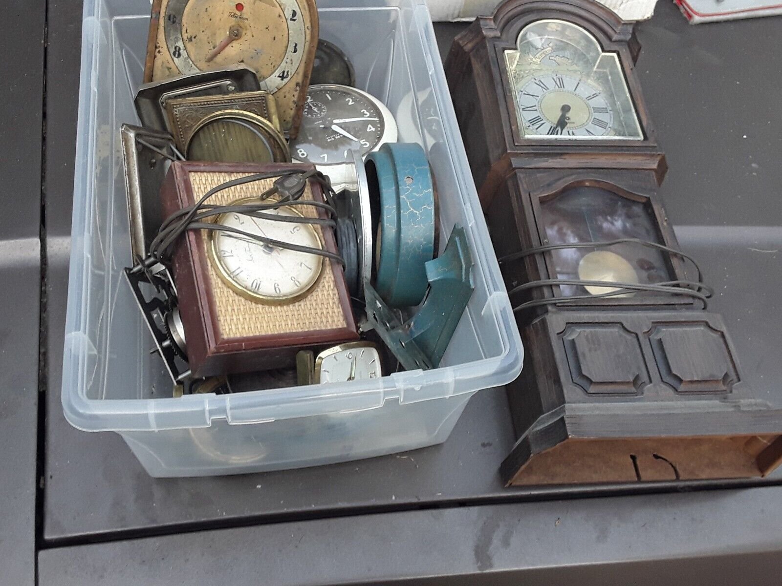 Large Lot Of Vintage Clocks