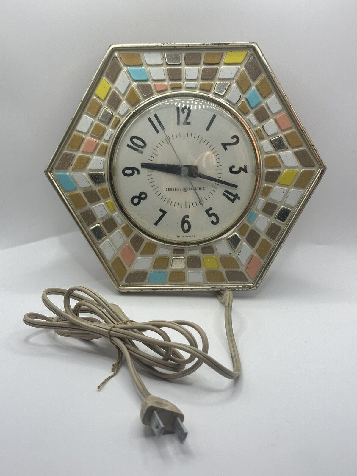 MCM 1950s GE Kitchen Wall Clock Model 2118 Mosaic Faux Tile *Works*