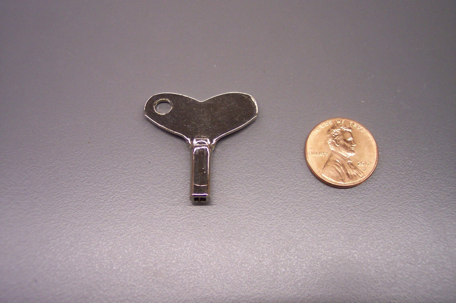 Small Key for Novelty Clocks, Hummel, Black Forest Cuckoo Zappler ~repair parts