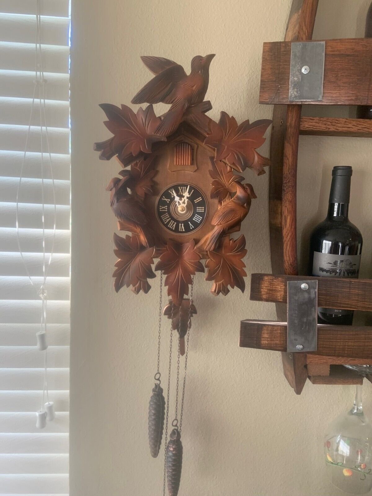 VINTAGE 3 BIRD HAND CARVED GERMAN CUCKOO CLOCK WORKING