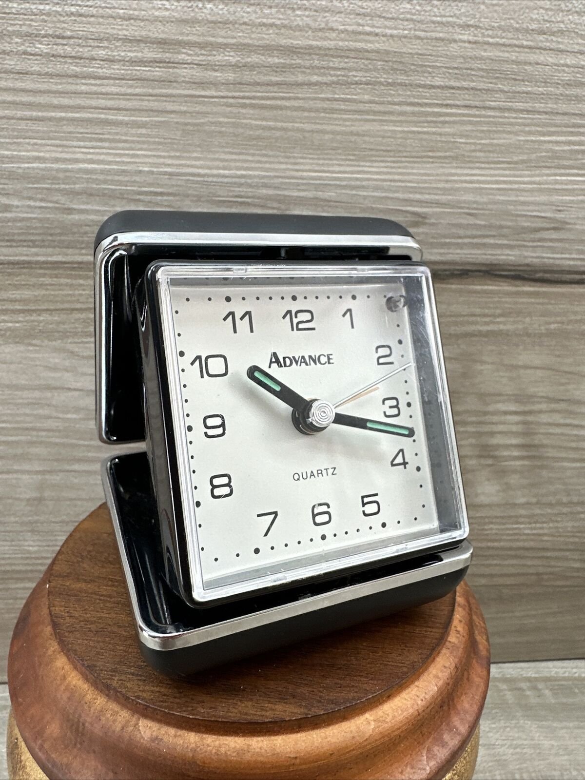Vintage Quartz Advance Travel Alarm Clock Compact Case Portable