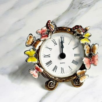 Retro Vintage Table Clock Small Rustic Battery Operated Roman Numerals Metal Clock for Living Room Bedroom Hotel Bedside Office