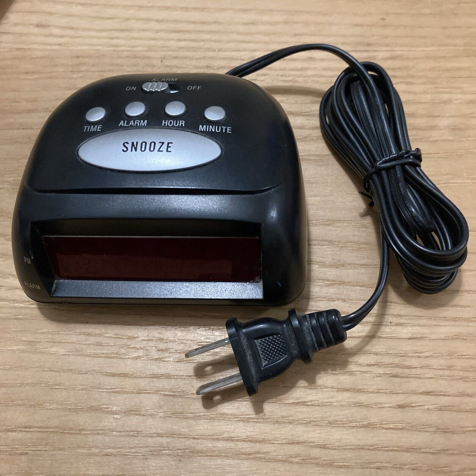 Advance Model 3139 Mini Electric Alarm Clock Black Travel Snooze Basic