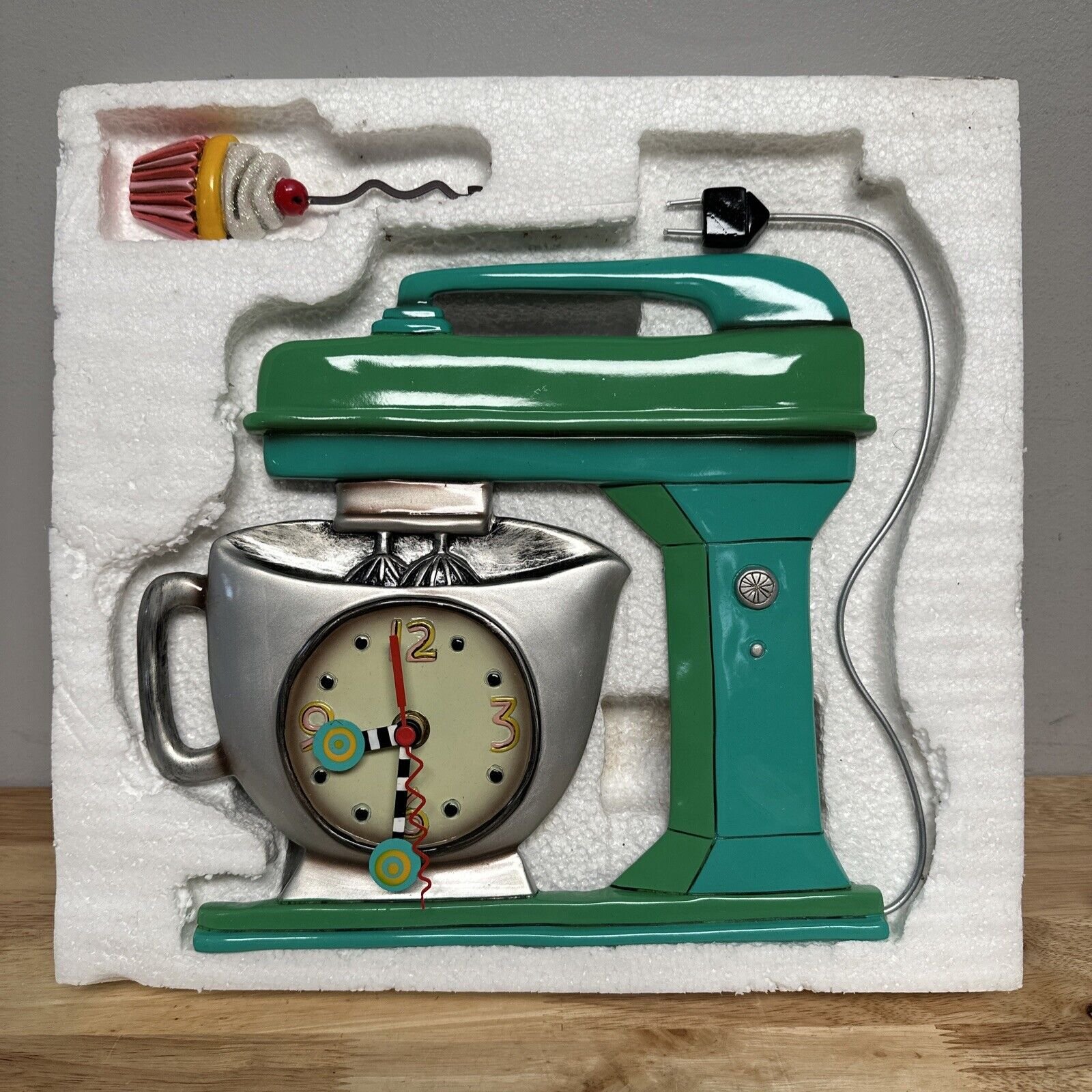 ALLEN DESIGN WALL CLOCK P1370 "GREEN VINTAGE MIXER" - Tested