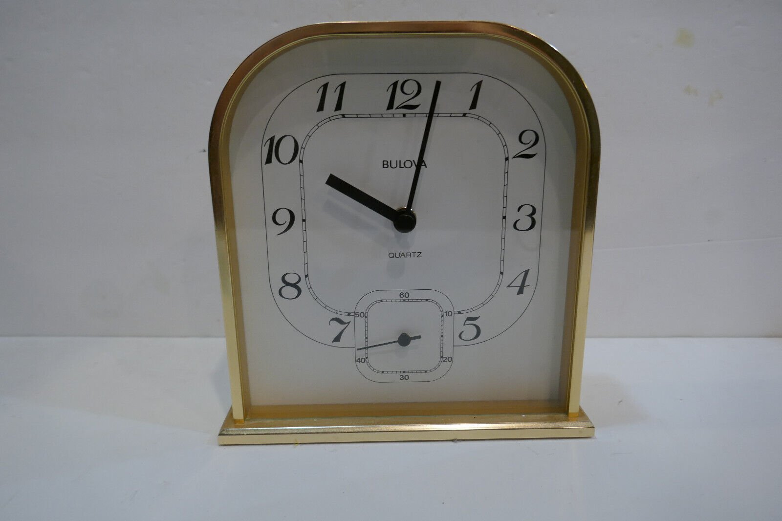 Bulova 80's Contemporary Style Quartz Mantle/Table Clock