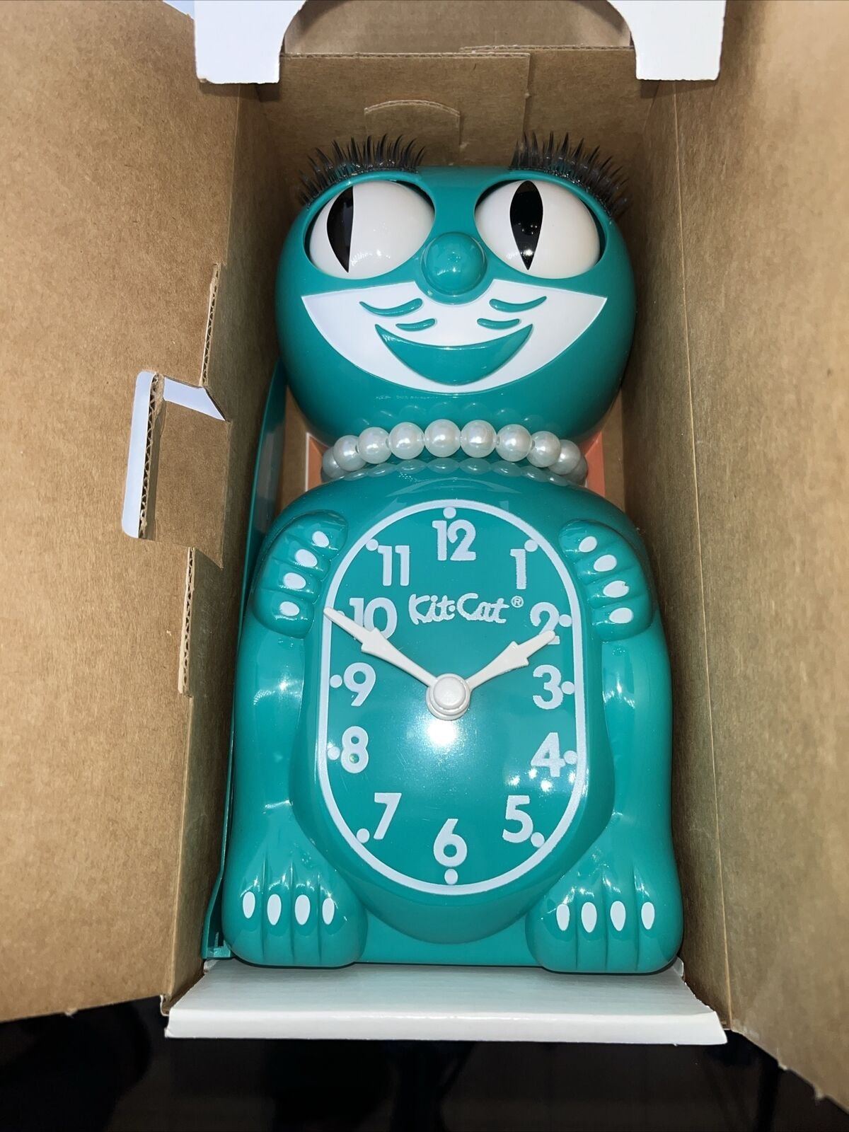Retro Kit Cat Klock Limited Edition Wall Clock Pearl Necklace Emerald Green NIB