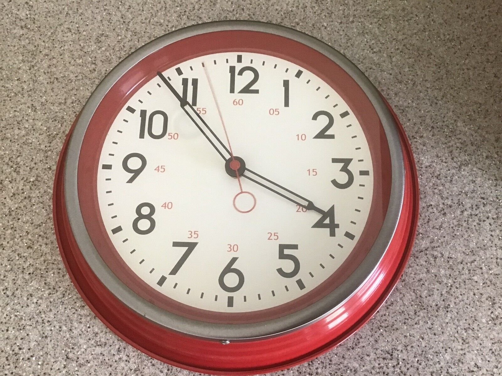RETRO LOOK RED INFINITY KITCHEN WALL CLOCK