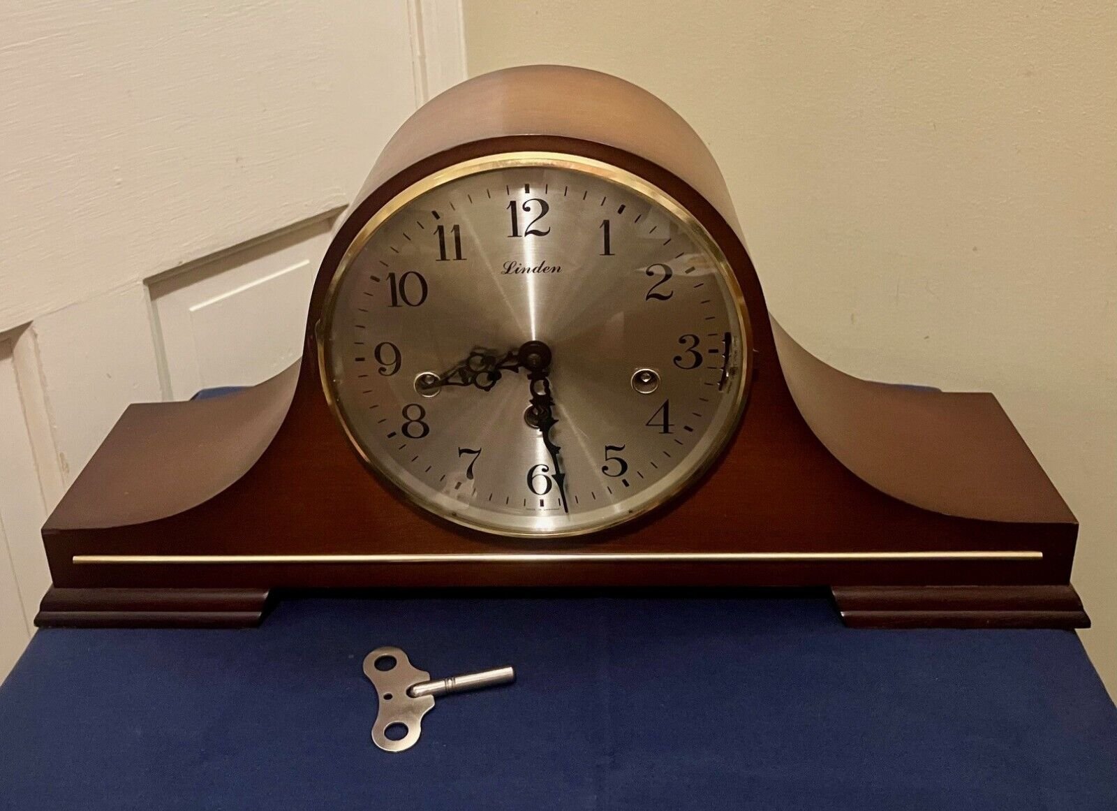 Vintage Linden Triple Chime Mantle Clock~ Running~ (Movement 1050-020)