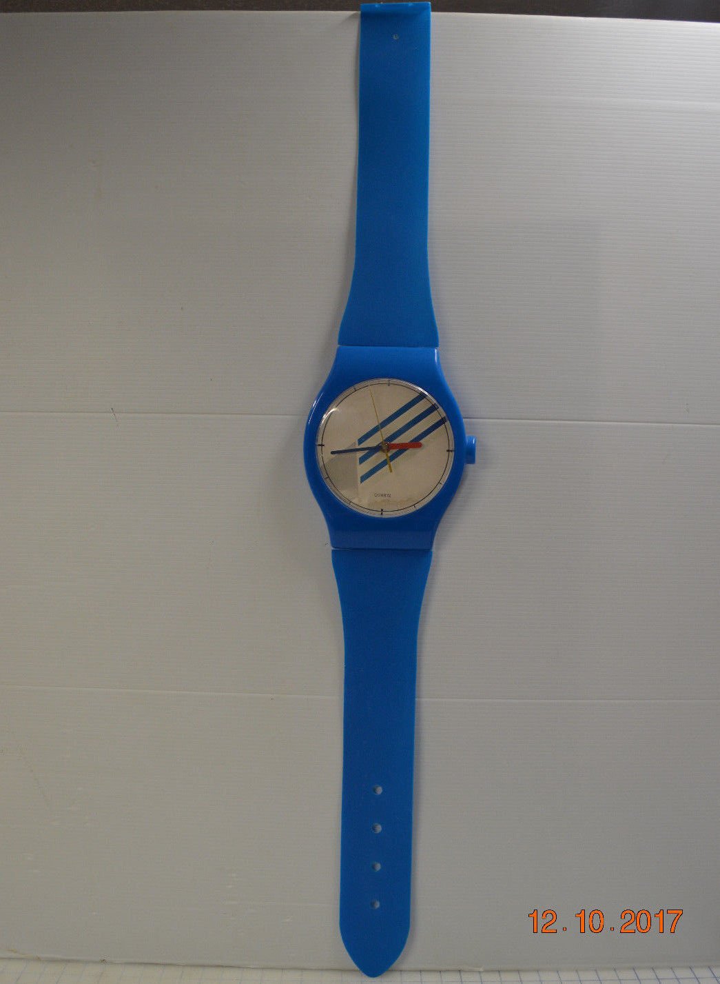 Vintage Quartz Jumbo Oversized Plastic Blue Watch Wall Clock - Made in Taiwan