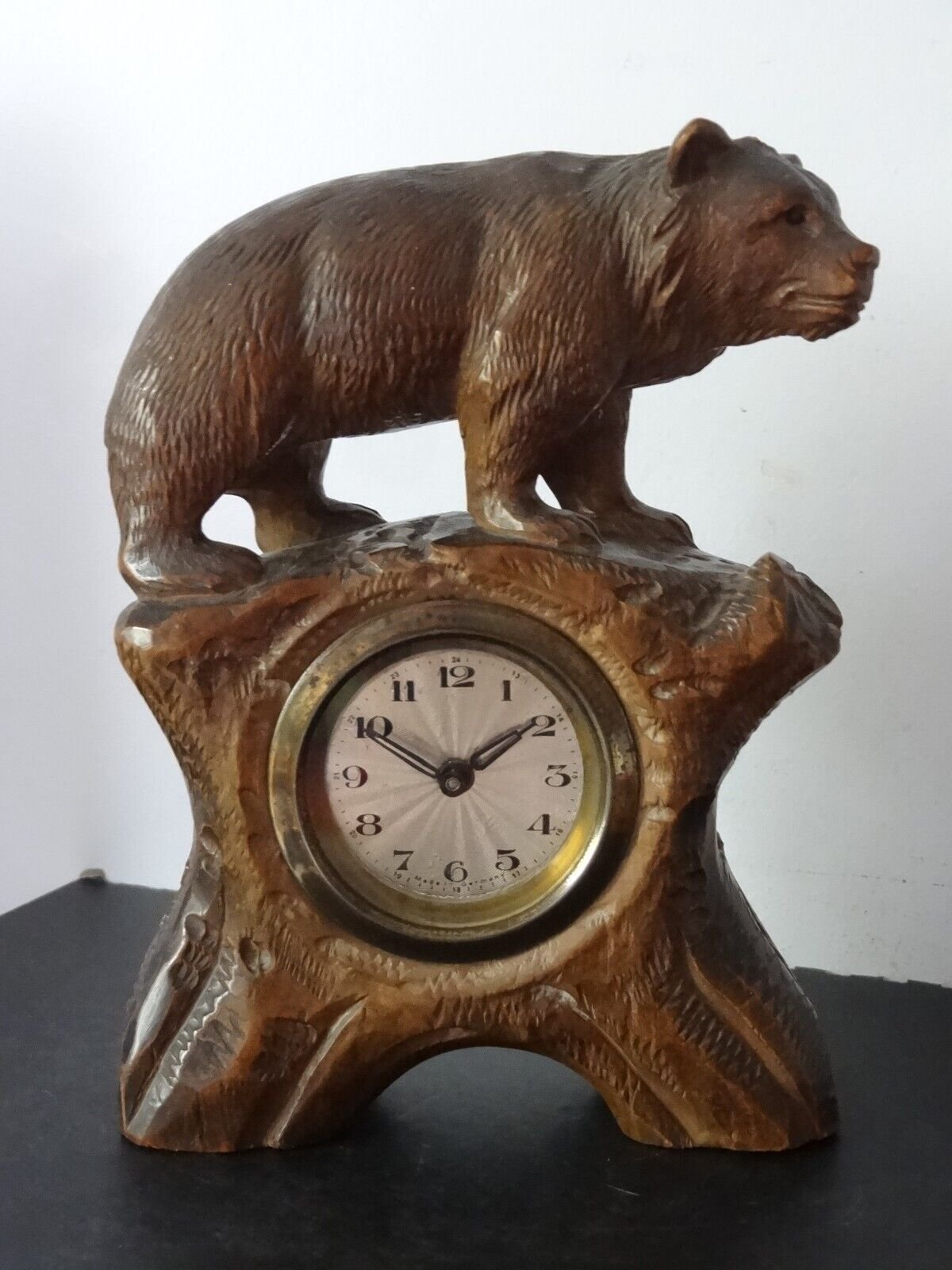 UNUSUAL ANTIQUE BLACK FOREST CARVED BEAR DESK MANTEL MECHANICAL CLOCK WORKING