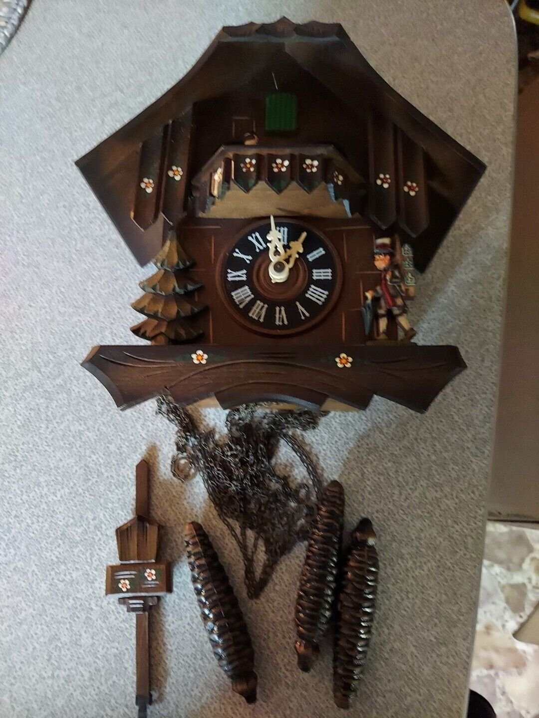 Der Frohlloha Wanderer Edelweiss Swiss Musical Movement Wooden Cuckoo Clock