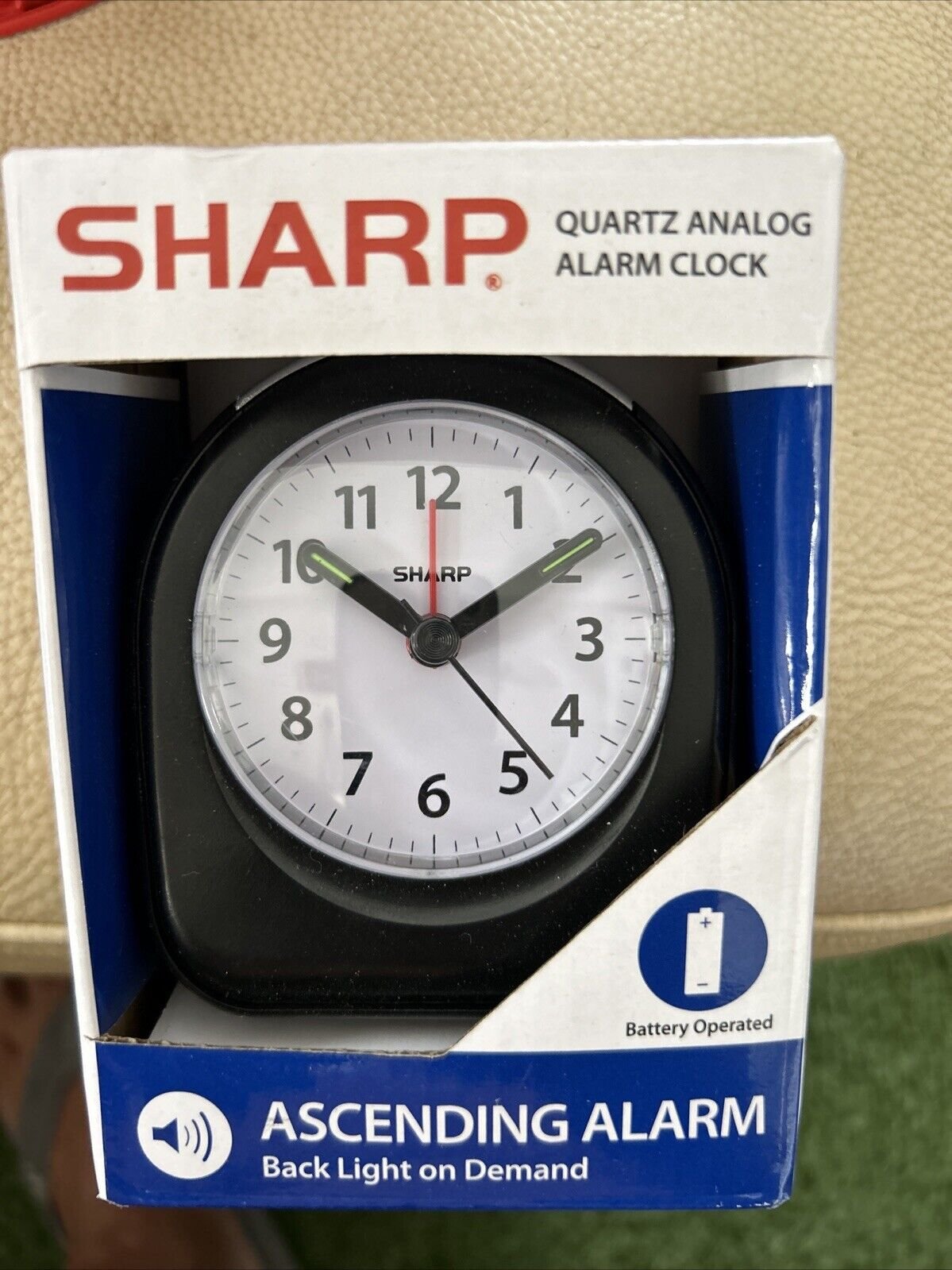New Sharp Quartz Analog Alarm Clock, (Ascending Alarm, Backlight, Easy to Dial)