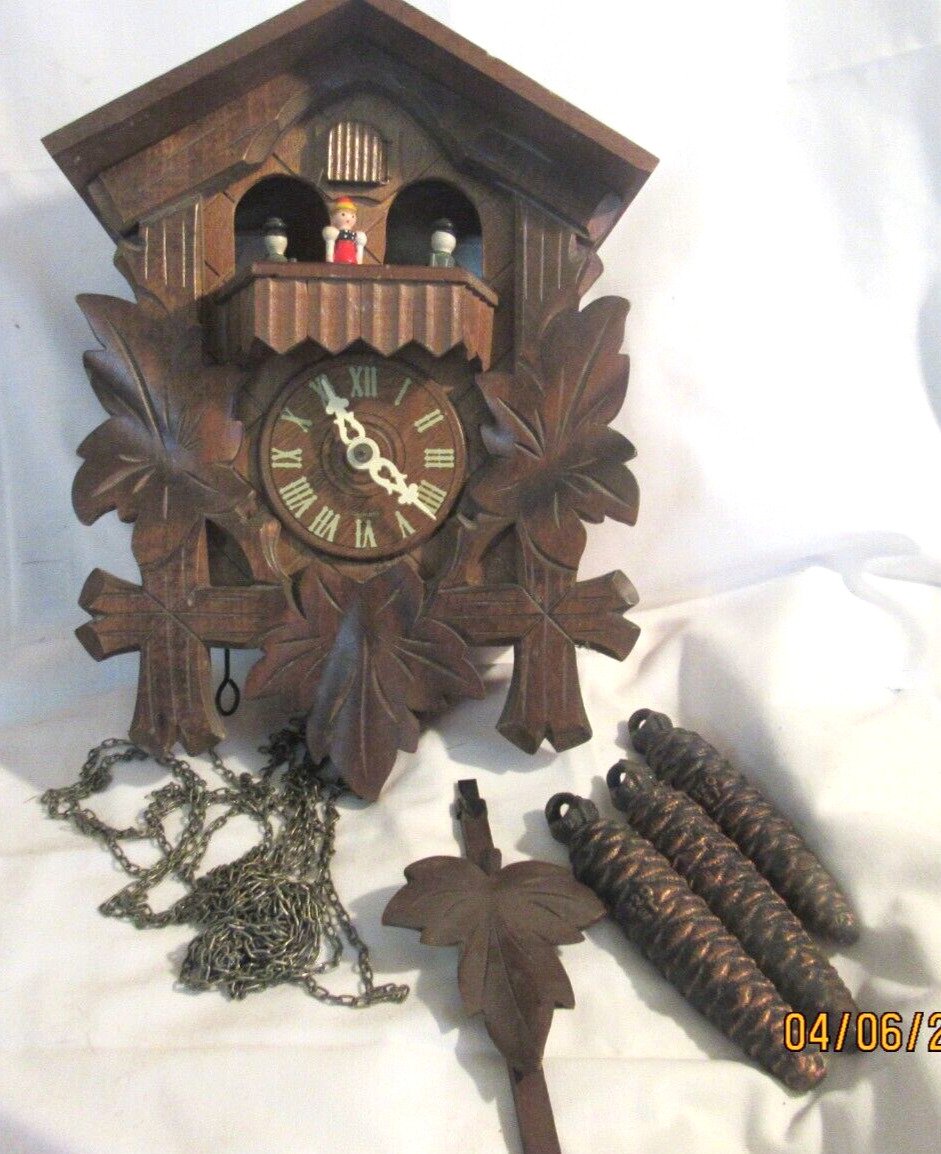 Vintage Black Forest Swiss Chalet cuckoo clock musical