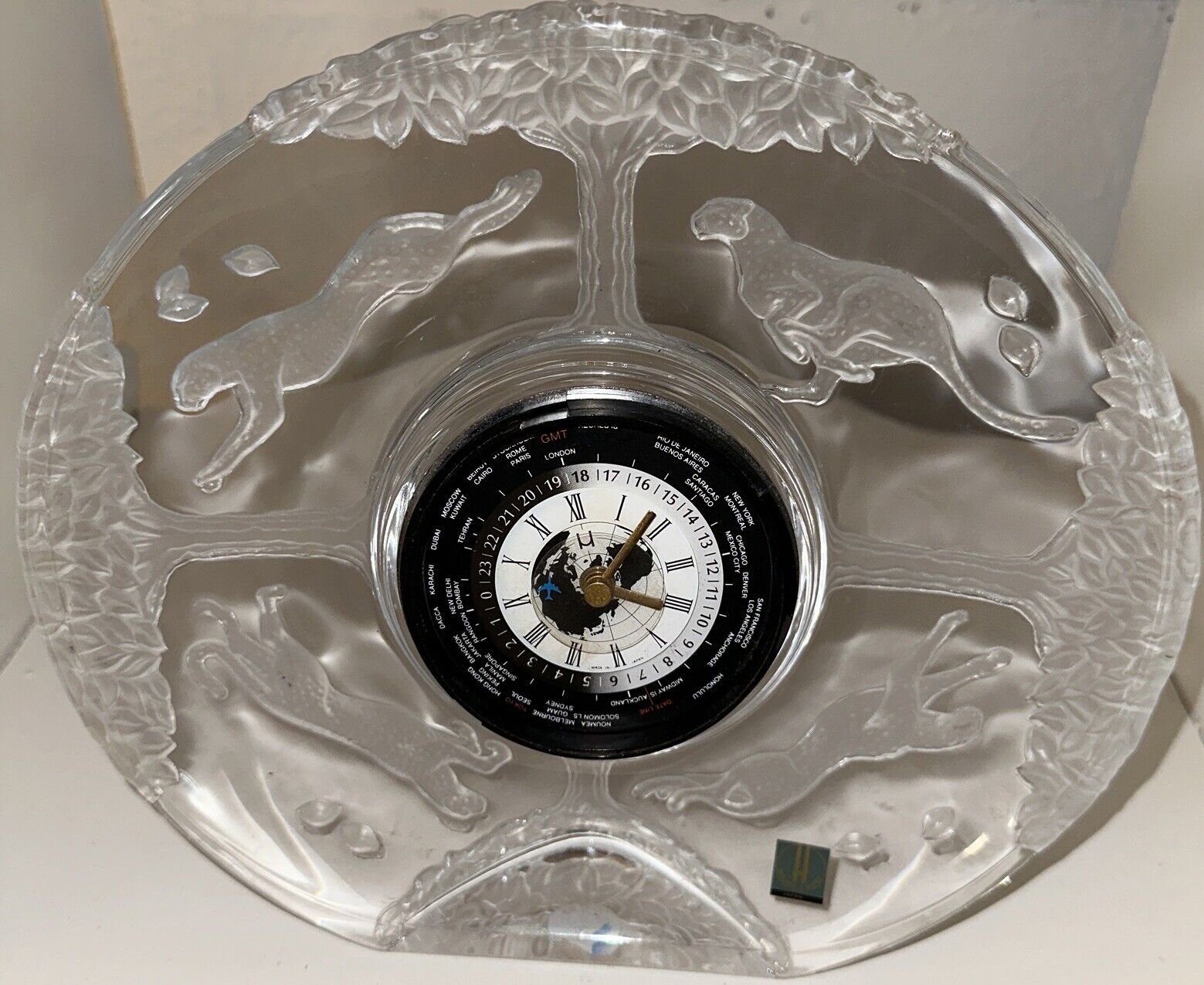 VINTAGE HOYA HEAVY GLASS CHEETAH CRYSTAL AIRCRAFT PILOT DESK WORLD CLOCK
