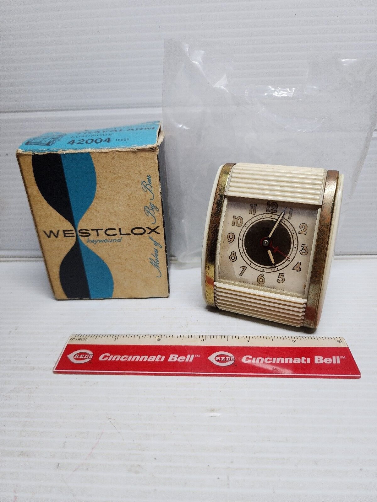 Vintage Westclox Travalarm Key Wound Clock New In Box Runs Keep Time Alarm Works