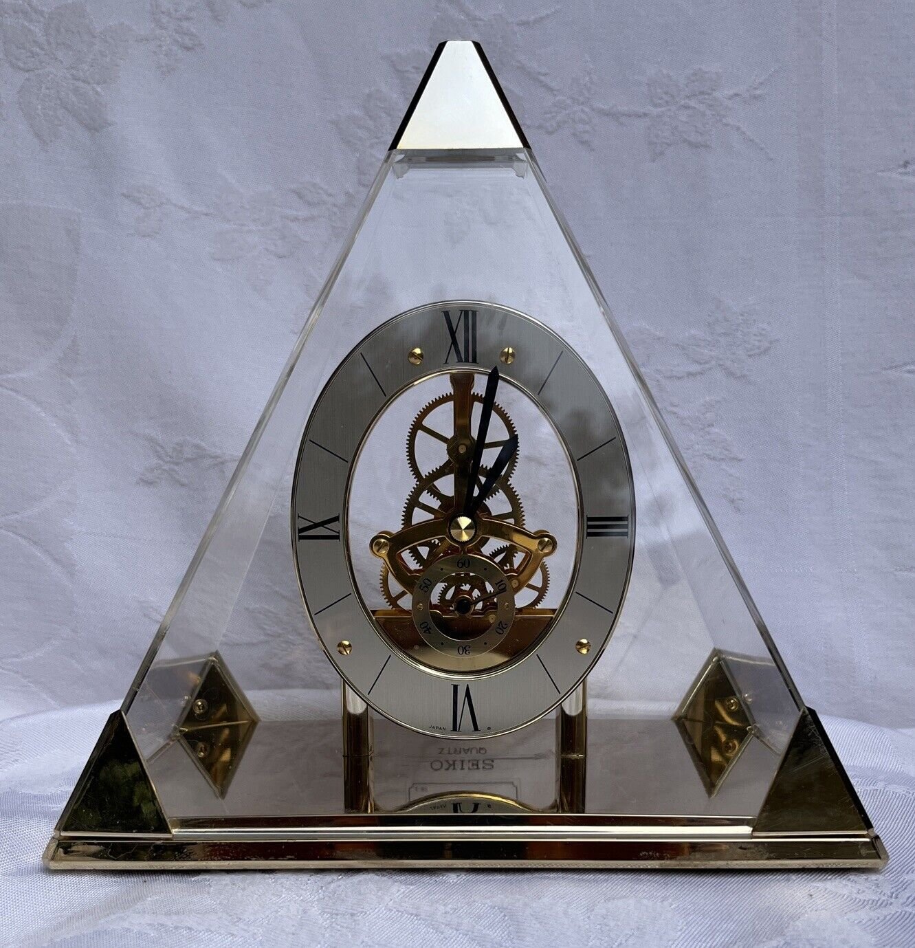 VTG SEIKO Japan Quartz Pyramid Clock Skeleton Mantle Open Face Lucite Case 9”x8”