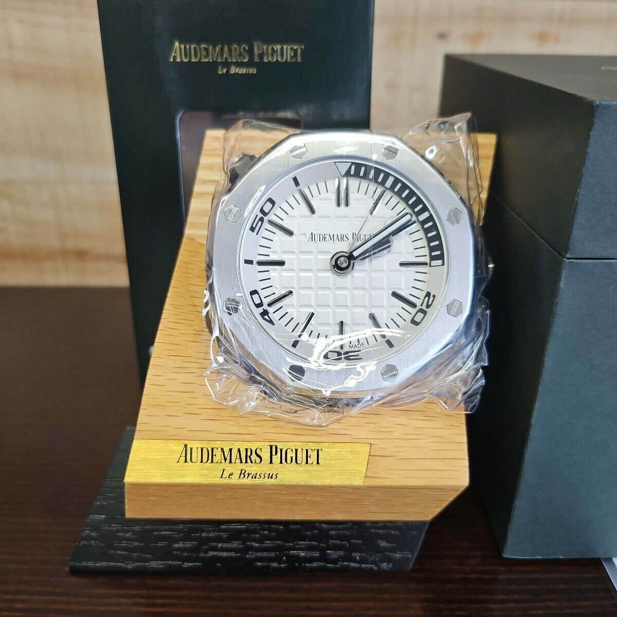 Audemars Piguet Royal Oak offshore Table Clock Limited With Box white