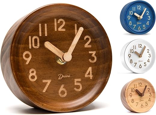 Best Vintage Themed Wood Table Clocks