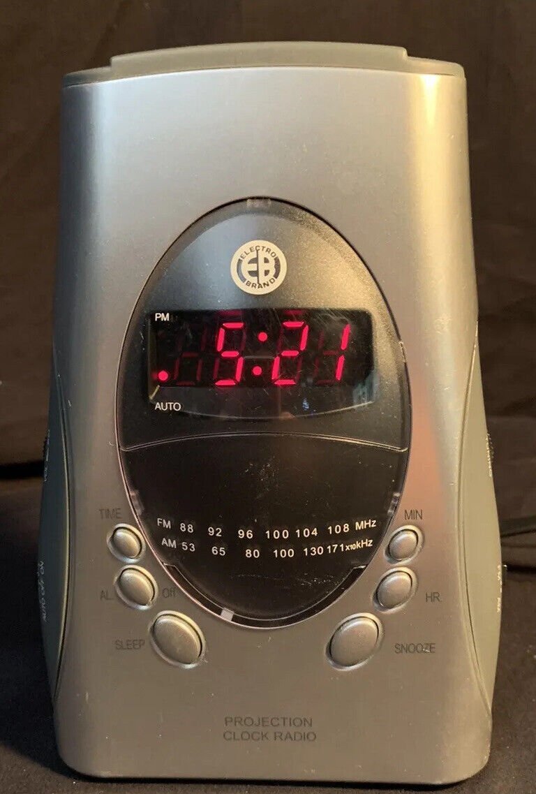 Electro Brand Projection AM/FM Alarm Clock Radio LCD Digital Battery Backup 4637