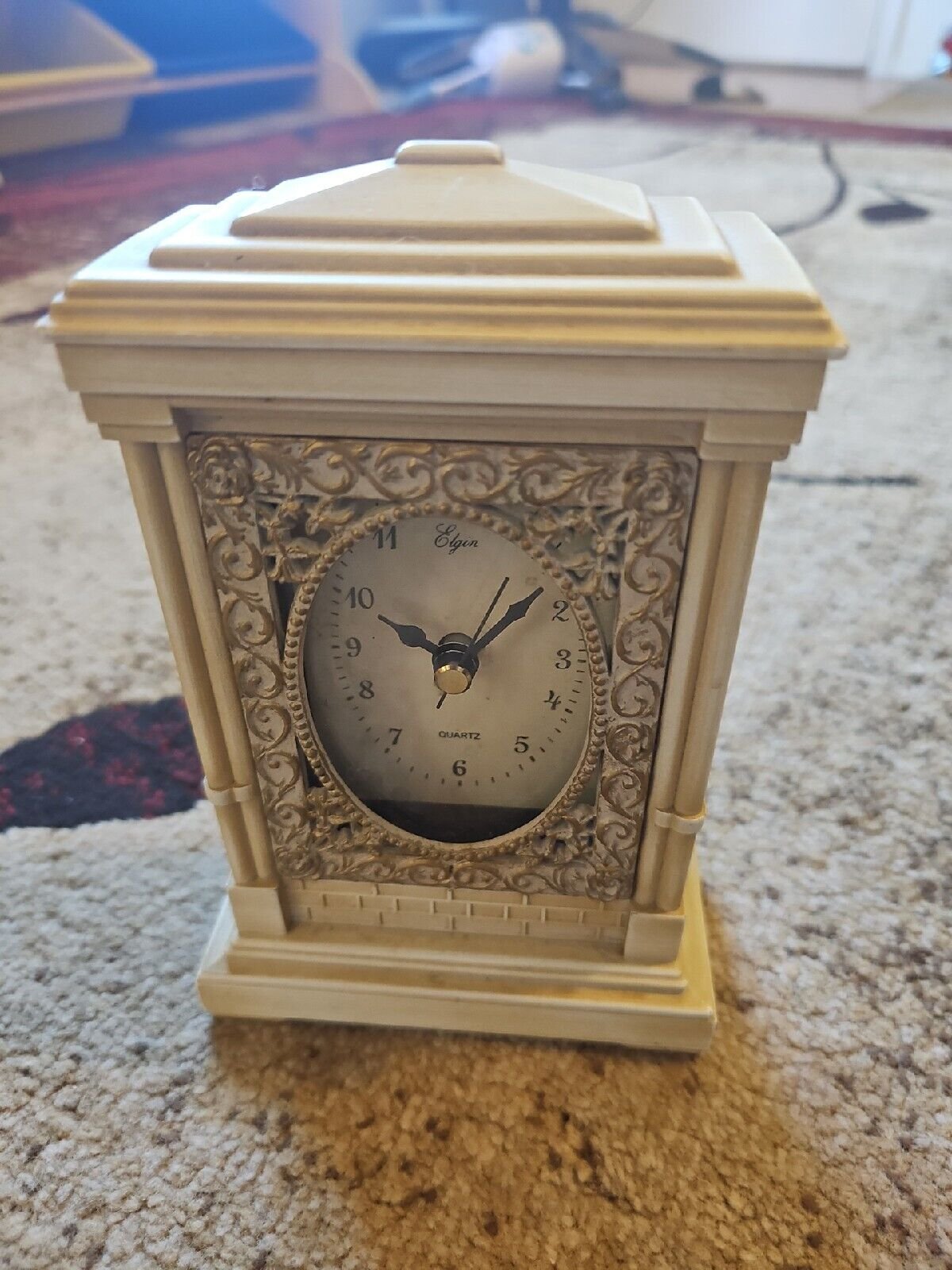 Elgin Quartz Cute Small wood-like decorative clock for desk or Mantle Table Rare