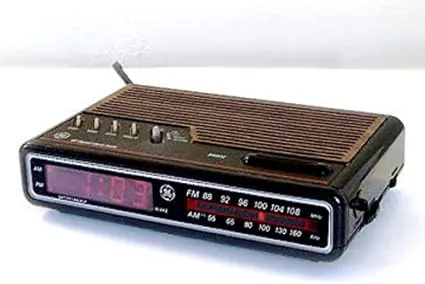 GE FM/AM Electronic Digital Clock Radio 7-4612