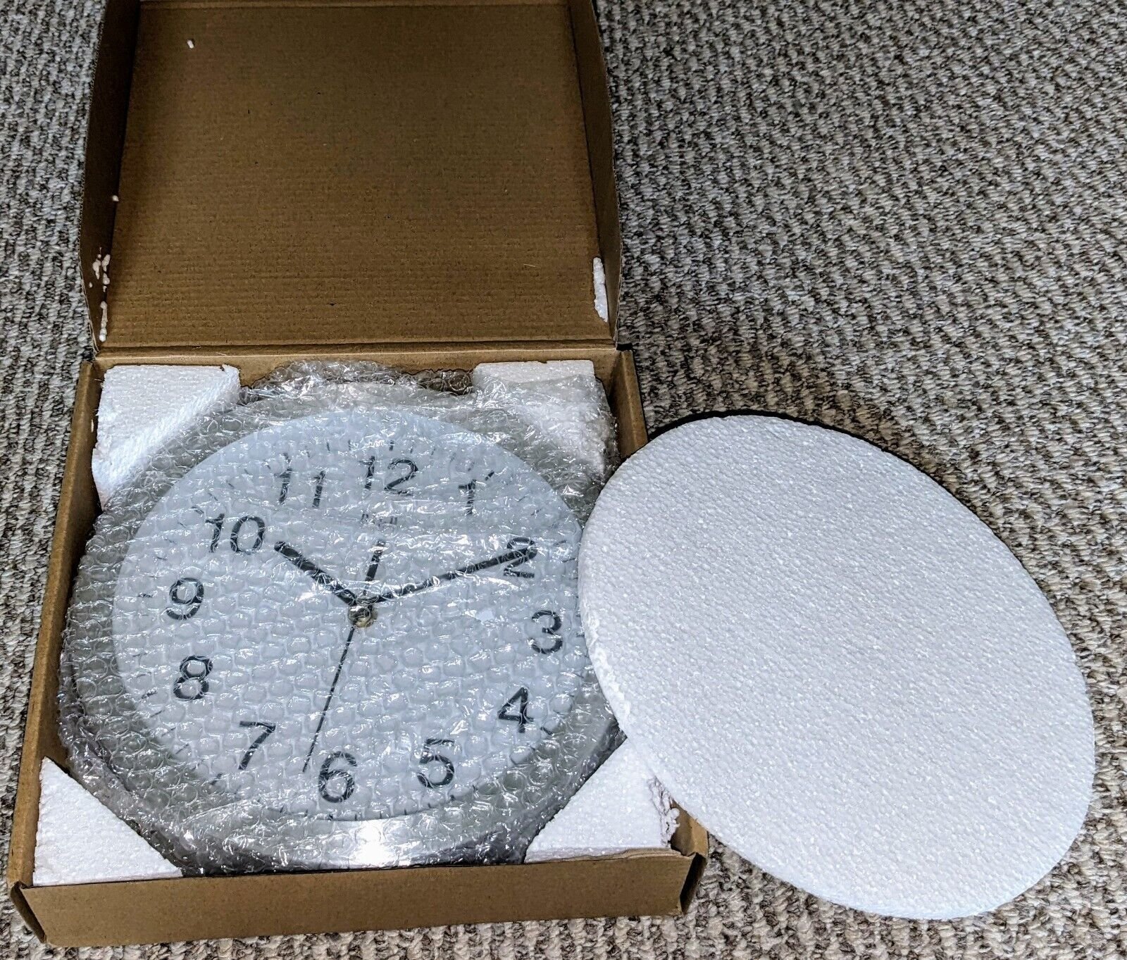 HITO 10 Inch Silent Wall Clock Battery Operated Non Ticking Glass Cover Silver