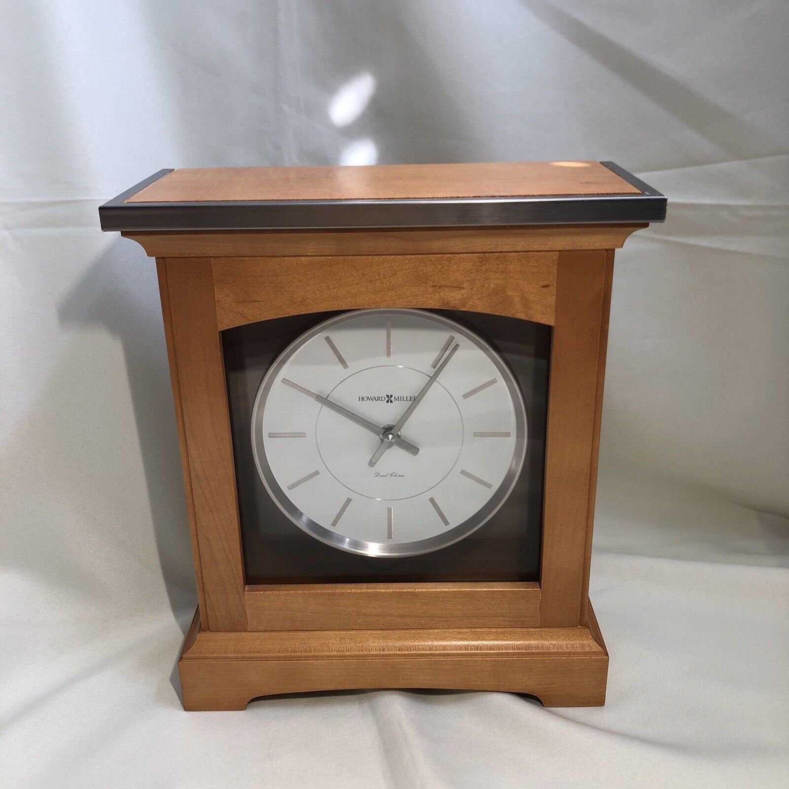 Howard Miller Urban Mantel clock 630-159 Dual Chime - WORKS! Excellent Condition