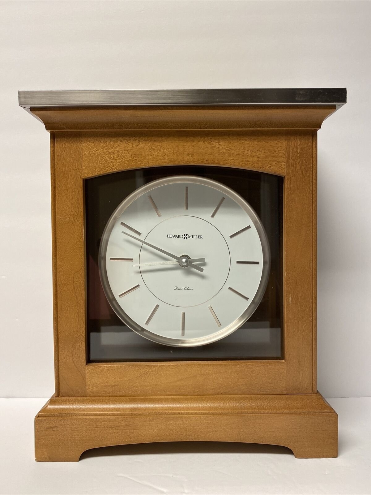 Howard Miller Urban Mantel clock 630-159 Dual Chime Pre-Owned Tested works fine