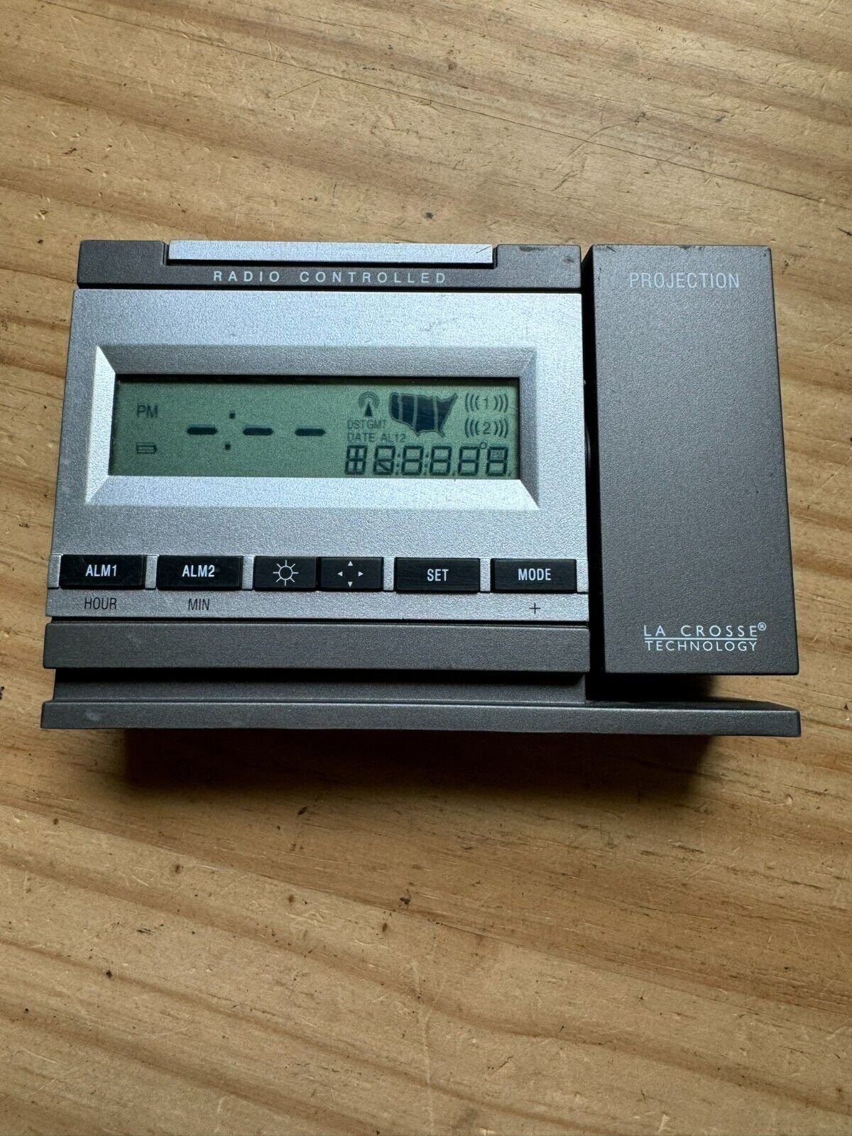 La Crosse Technology Projection Alarm Clock Radio Model WT-5720