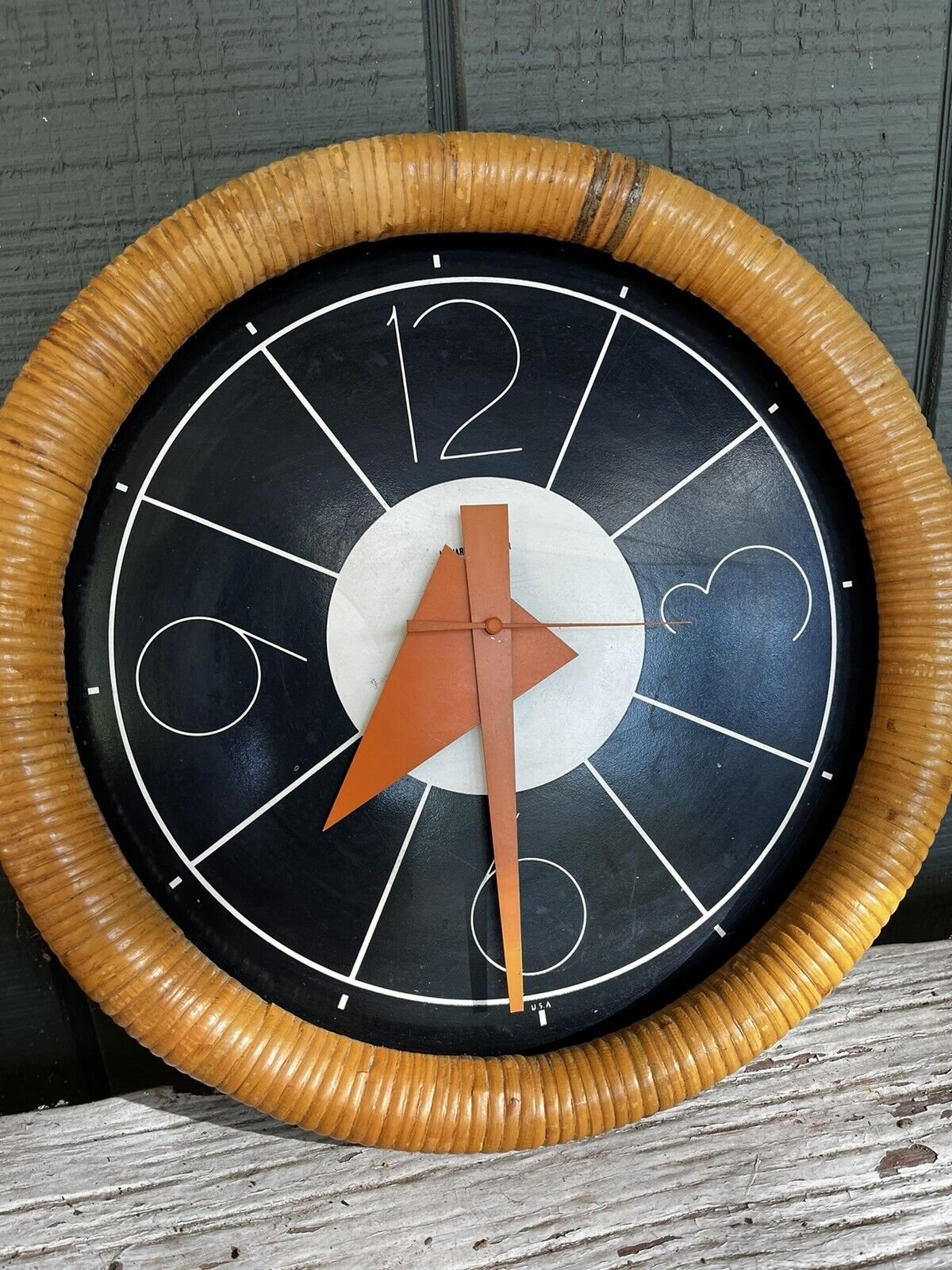 MCM Howard Miller Rattan Wall Clock George Nelson Design Model 517 MI USA WORKS