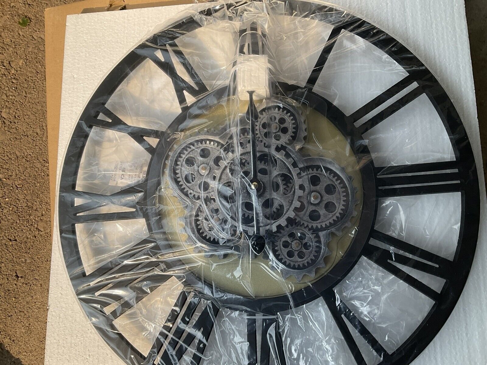 New 18โ Wall Clock With Moving Gears