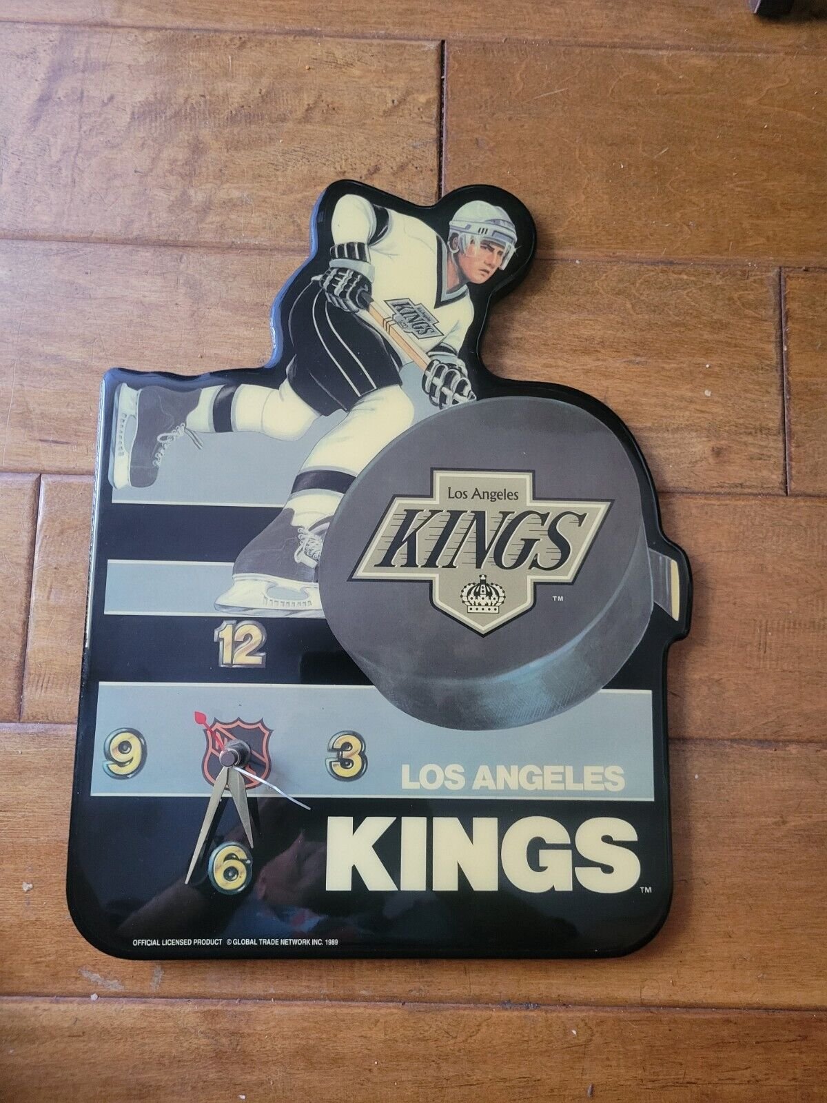 NHL-L.A. Kings Wall Clock Vintage 1989 Works-tested