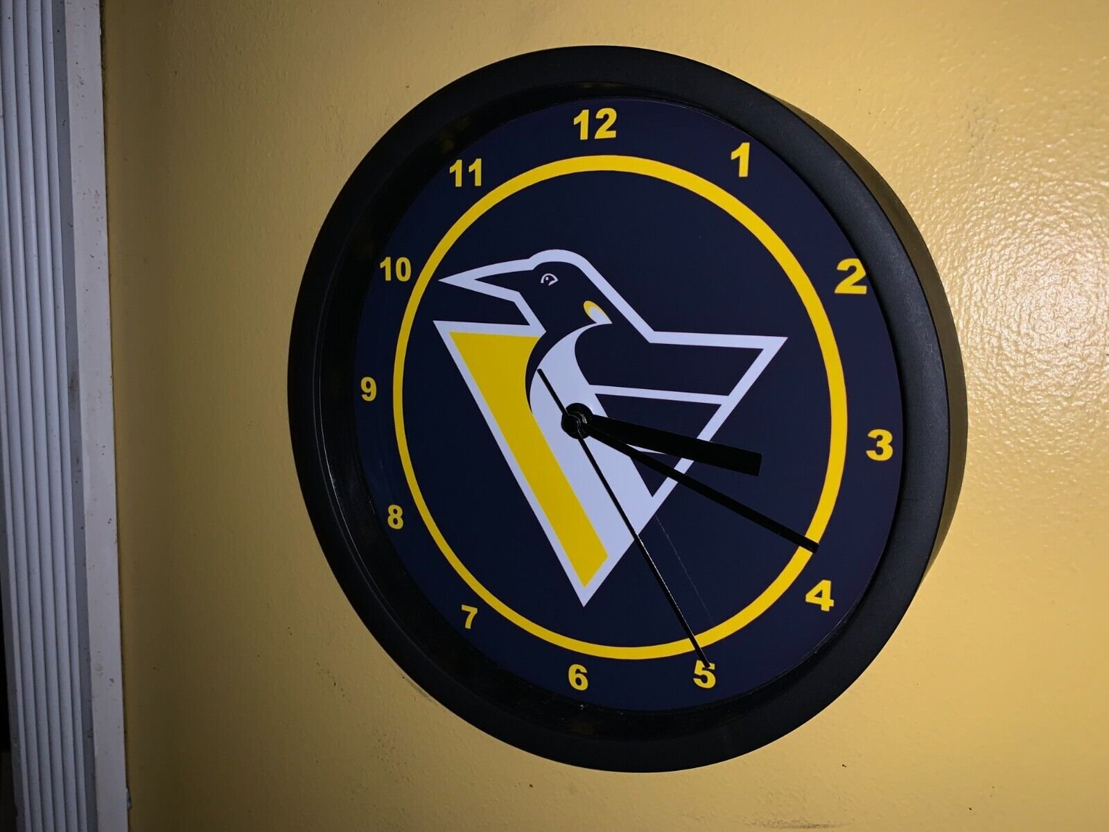 Pittsburgh Penguins Hockey Bar Man Cave Advertising Clock Sign