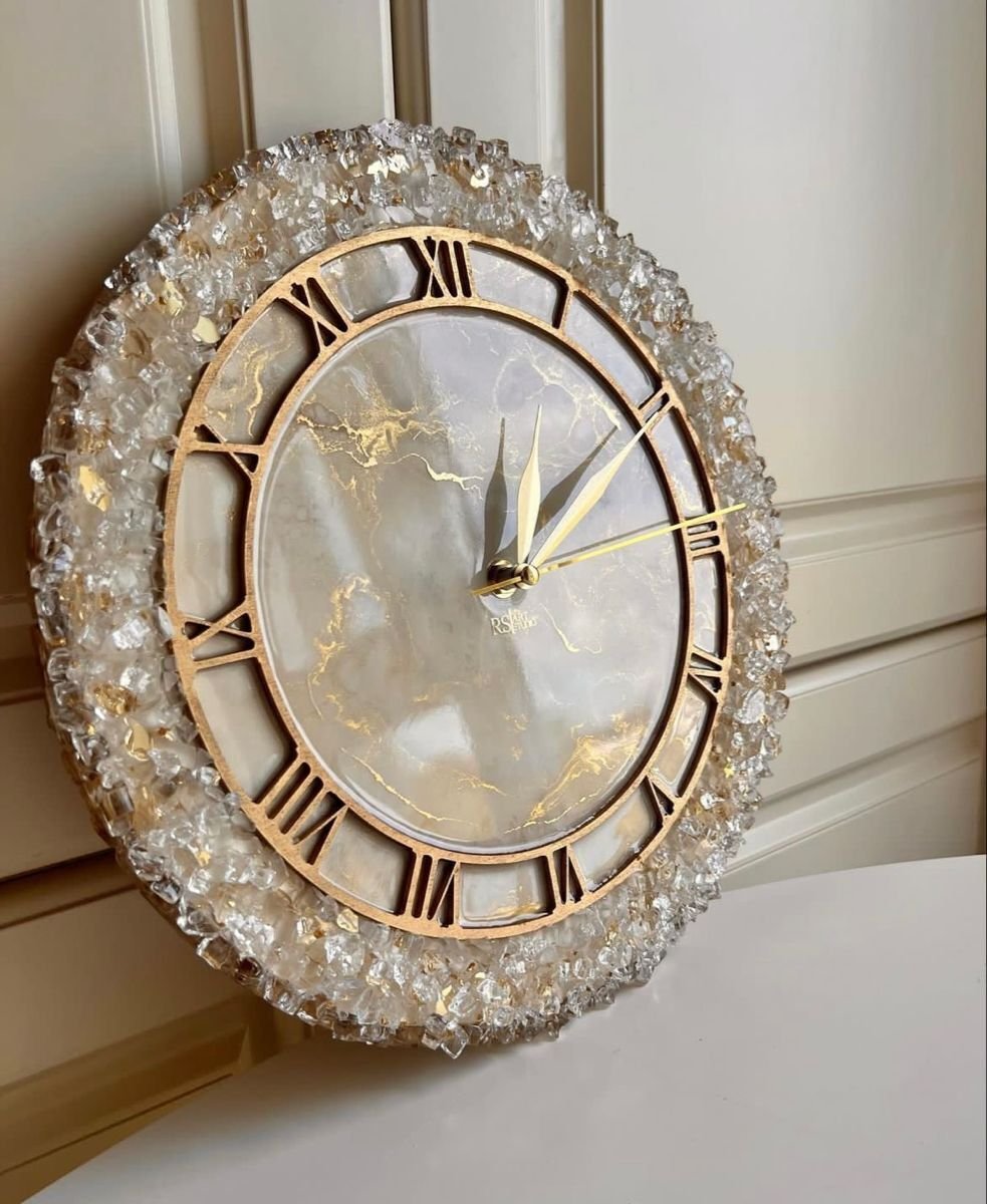 Resin Wall Clock for Home Decor Golden Geode modern design