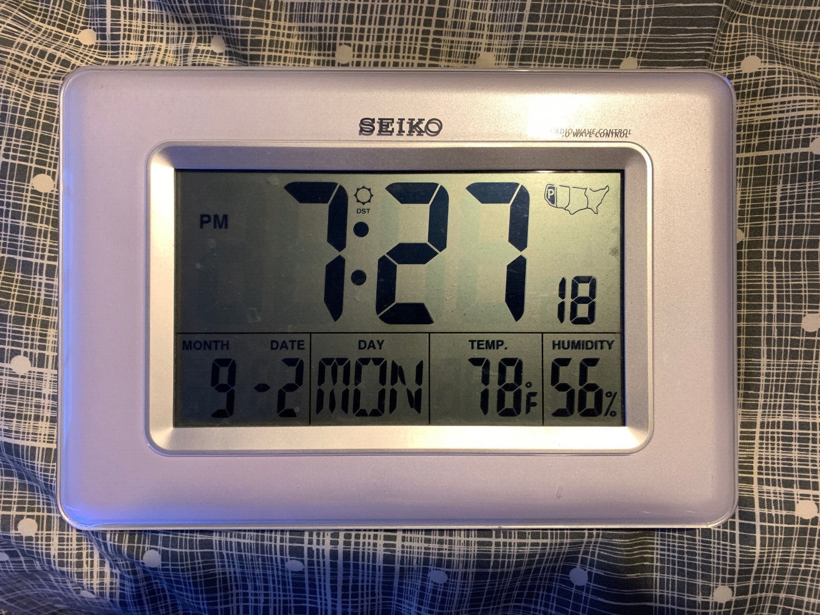 Seiko QHR020WLH Advanced Technology R-Wave Desk Clock