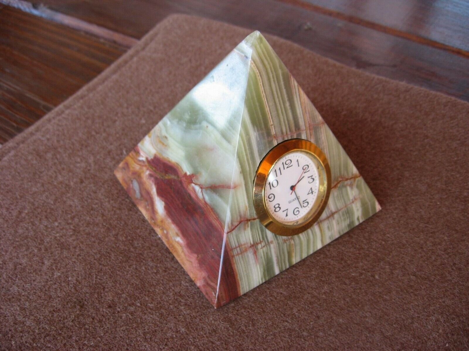 Stunning Banded Onyx Pyramid Clock , big - 915 Grams,a table clock m
