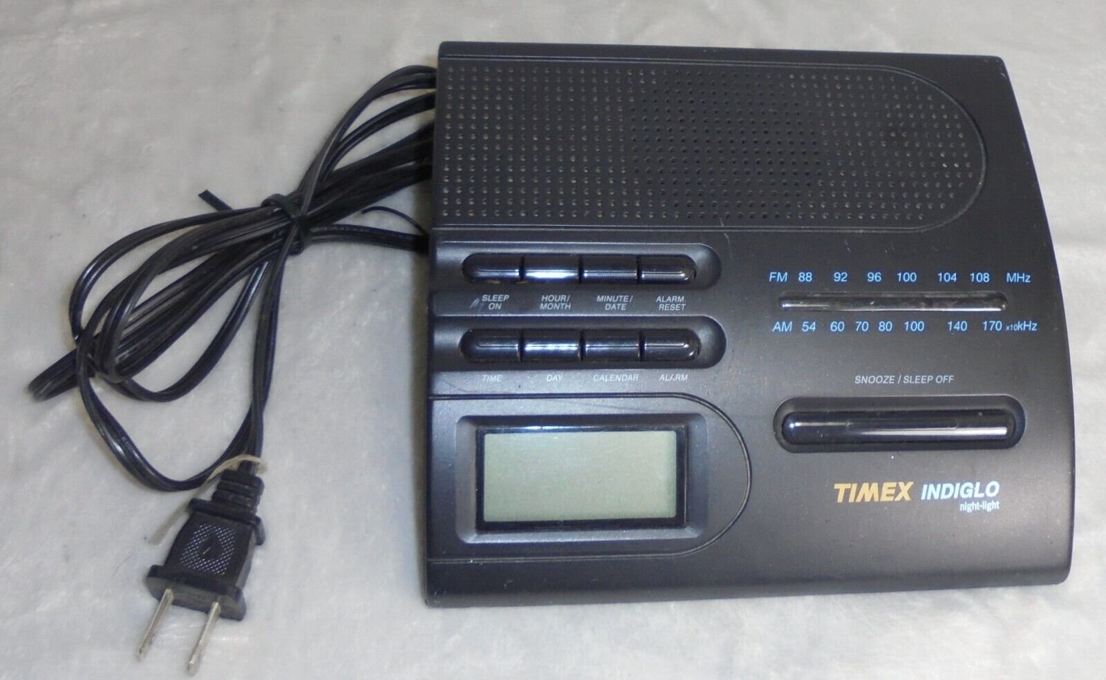 Timex Indiglo AM/FM Radio Alarm Clock T422B Night Light Black for Nightstand