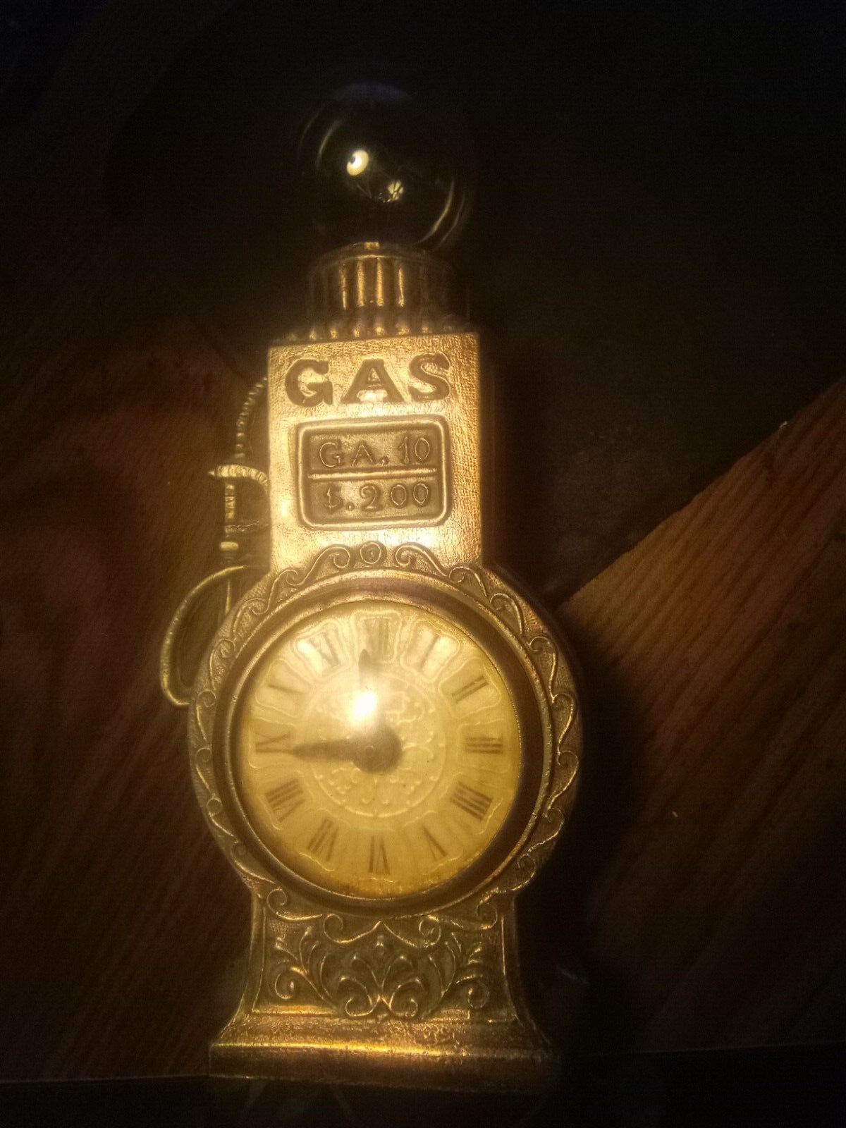 UNITED TABLE TOP CLOCK & LAMP FUEL PUMP GAS STATION BAR BREWIANNA HOT ROD PARTS