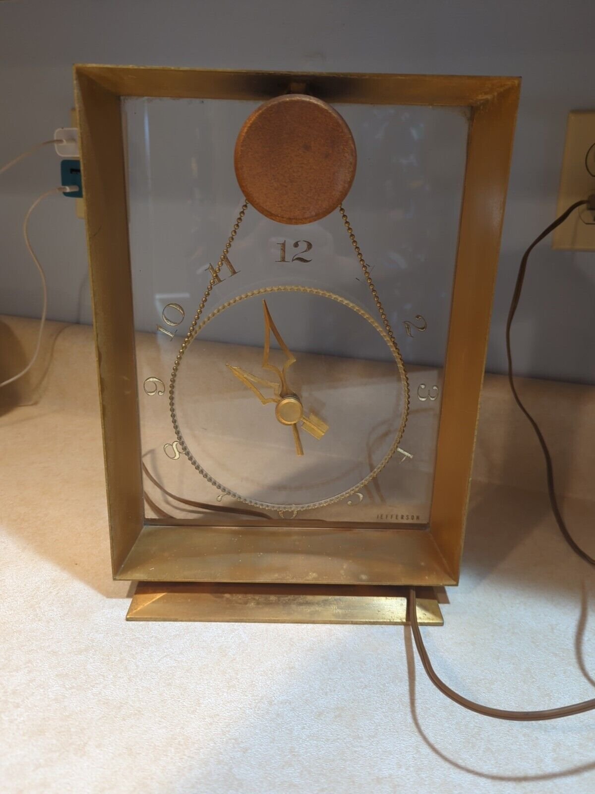 VINTAGE JEFFERSON SUSPENSE CLOCK, Model 580-191, 1950's Works And Keeps Time