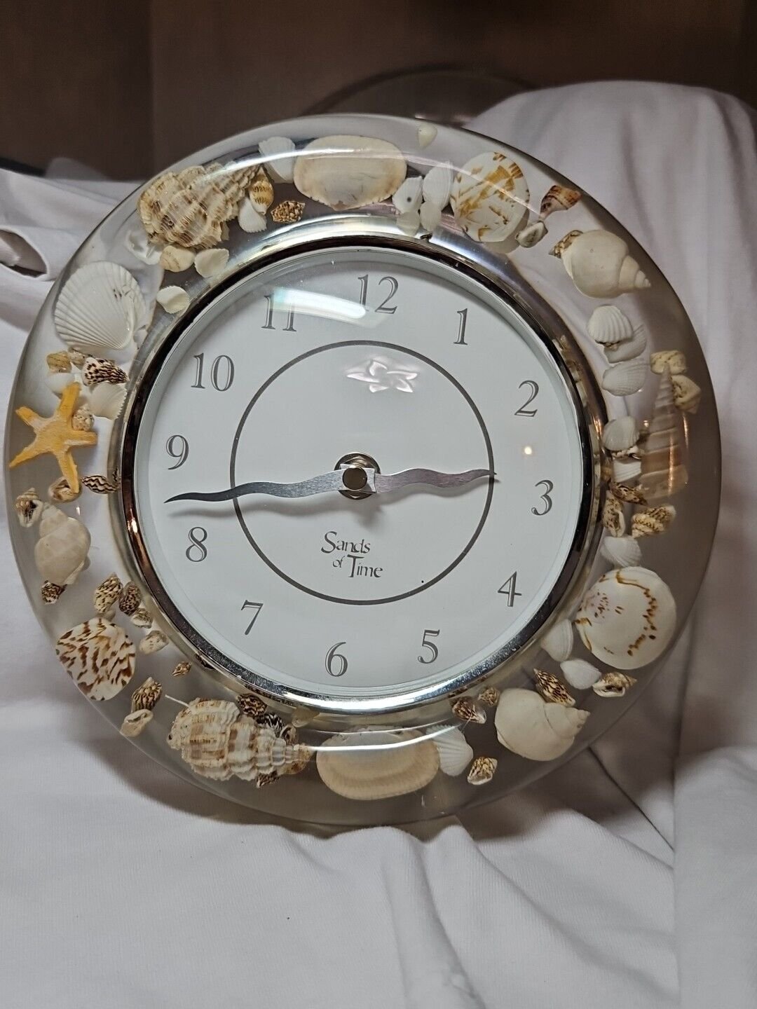 Vintage Sands of Time Lucite Sea Shell Starfish Wall Clock Battery Beautiful!!