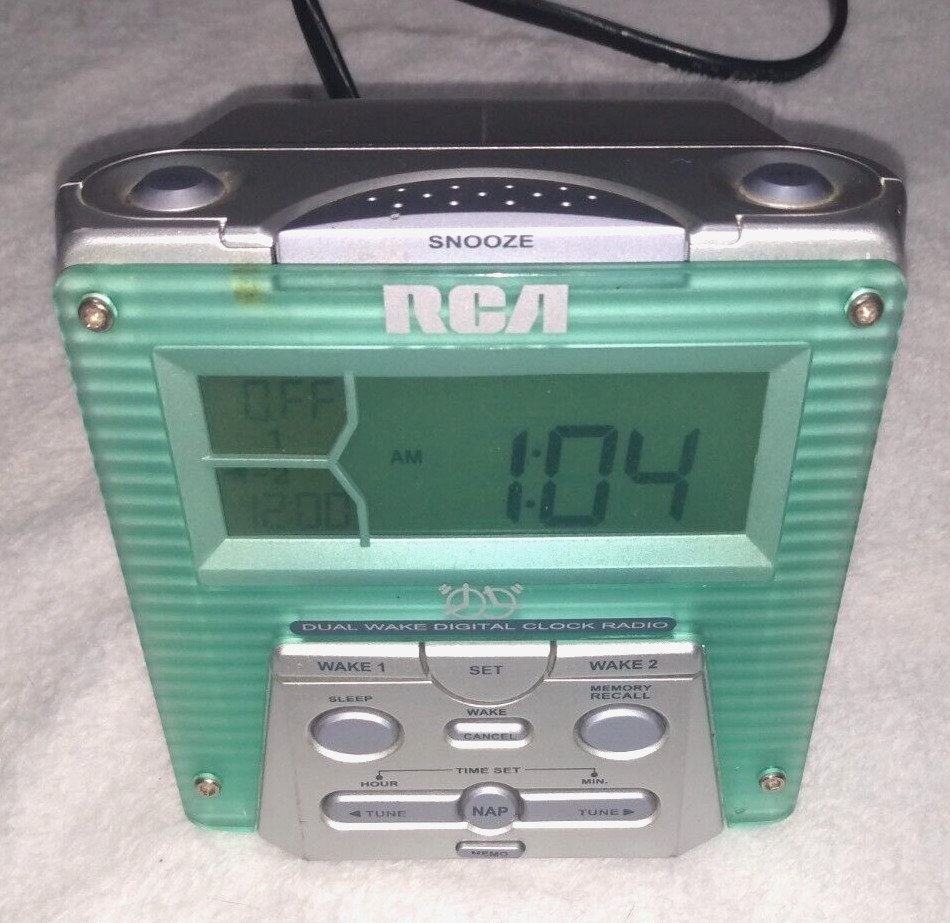 Vintage RCA AM/FM Dual Alarm Digital Clock Radio Green Face RP3722A Works Great