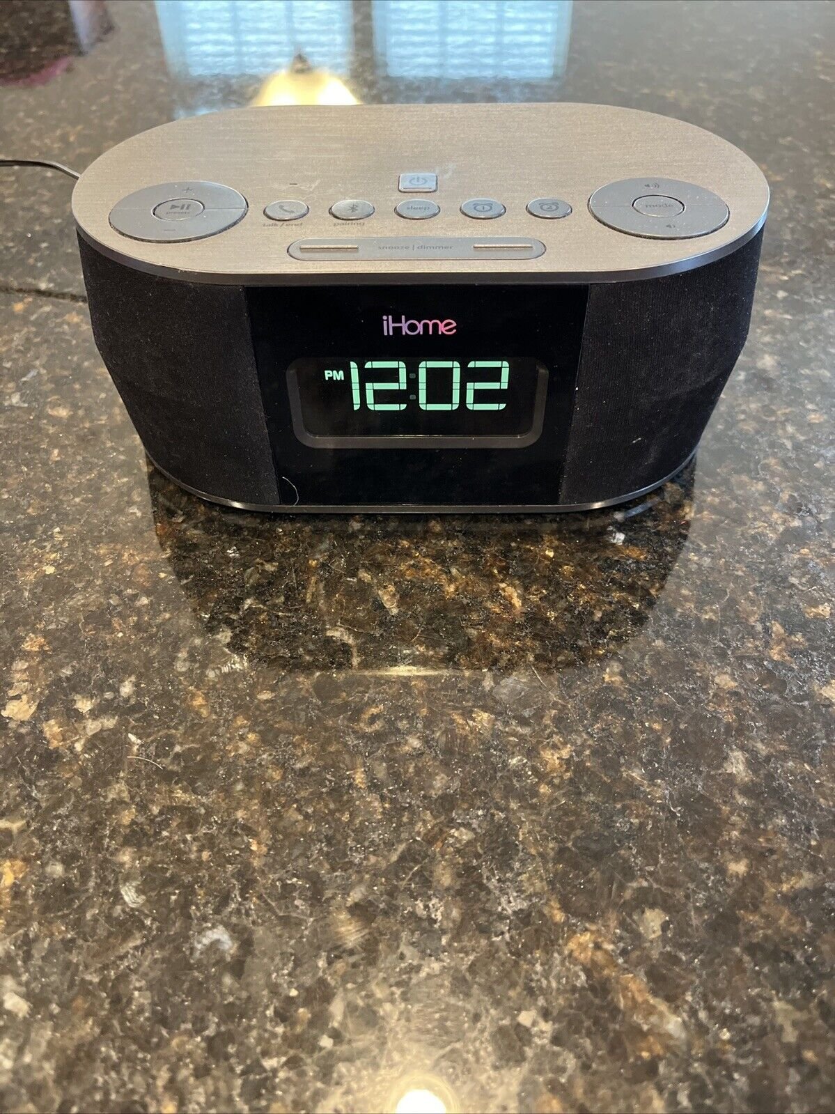 iHome iBT38 Wireless Bluetooth Stereo Dual FM Alarm Clock USB Charging Radio