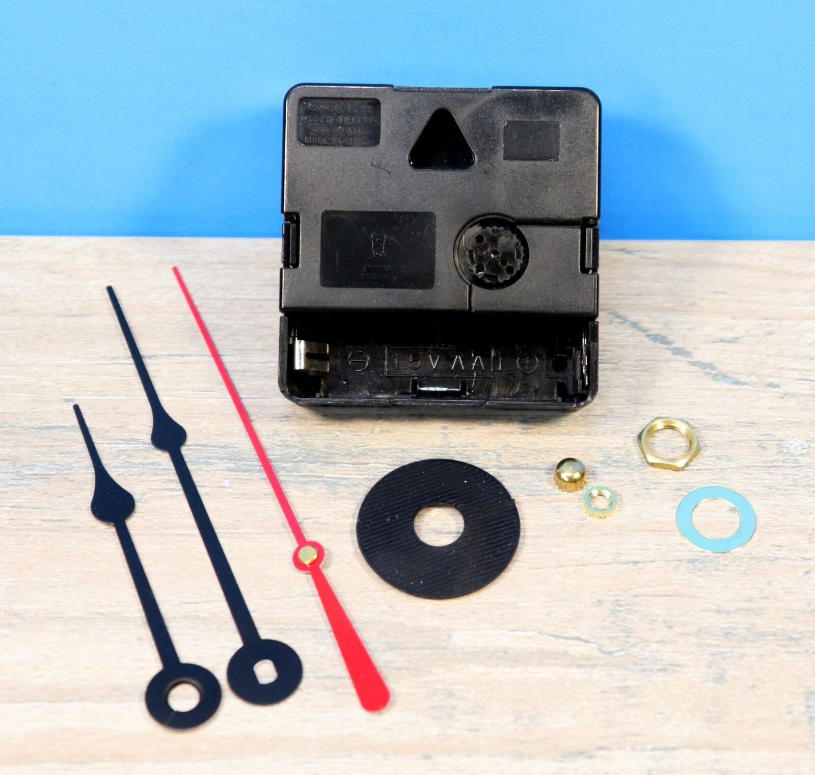 Quartex Q-80 Quartz Battery Clock Movement 1/4" Thick Dial 11/16" Shaft SPADE