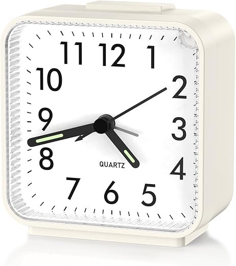 ORIA Analog Alarm Clock, Analog Travel Clock, Battery Operated Desk Clock for Bedroom, with Increasing Alarm, Night Light, Snooze for Heavy Sleepers, Seniors, Kids